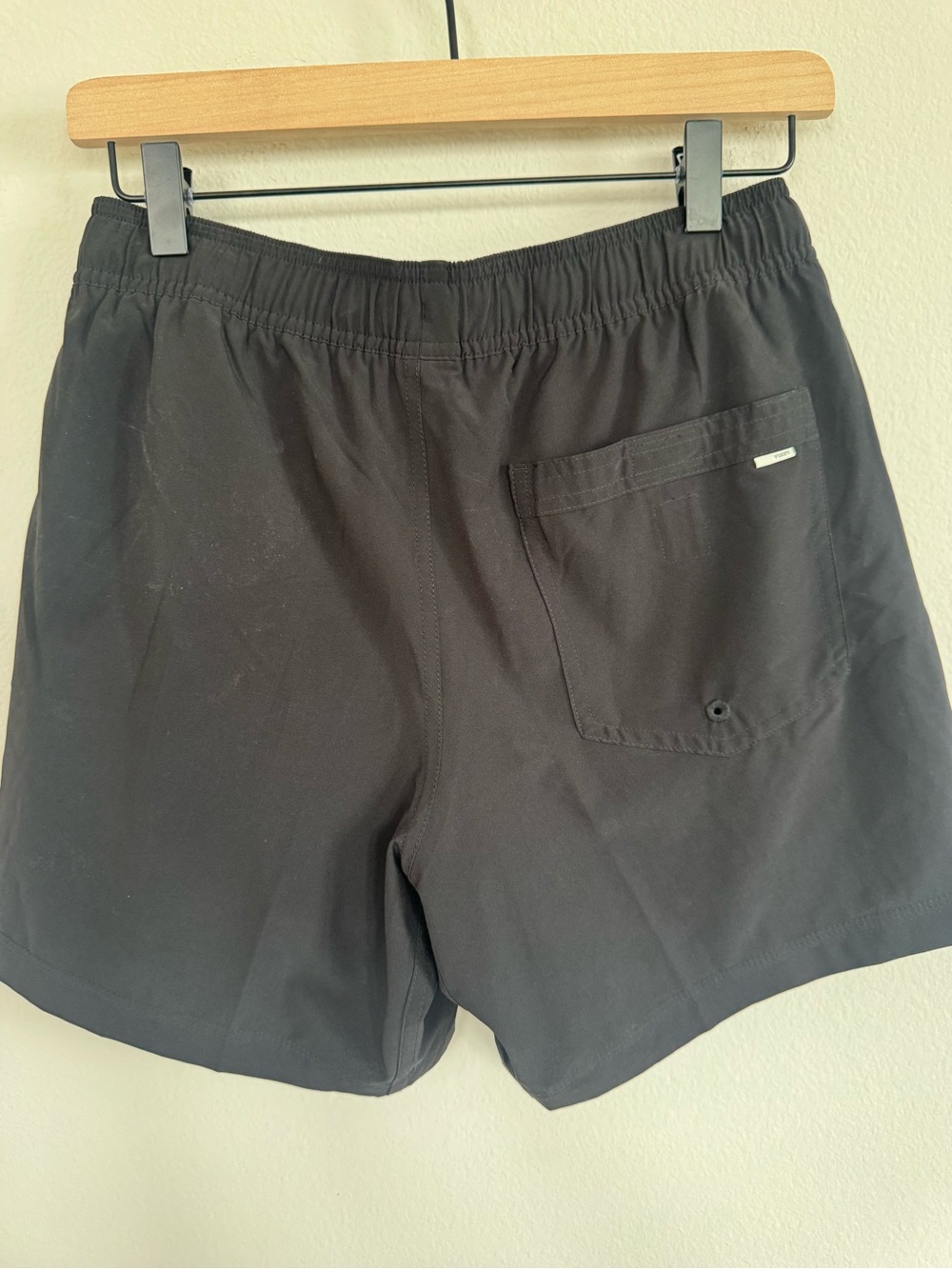 Vuori Men’s Kore Lined Shorts Black Athletic Gym Running Shorts XS - Picture 9 of 13